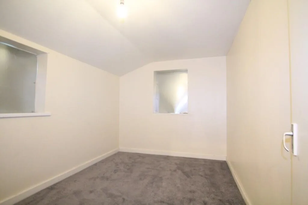 3 bedroom end of terrace house for rent