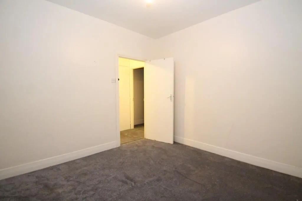 3 bedroom end of terrace house for rent
