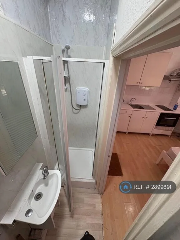Studio flat for rent