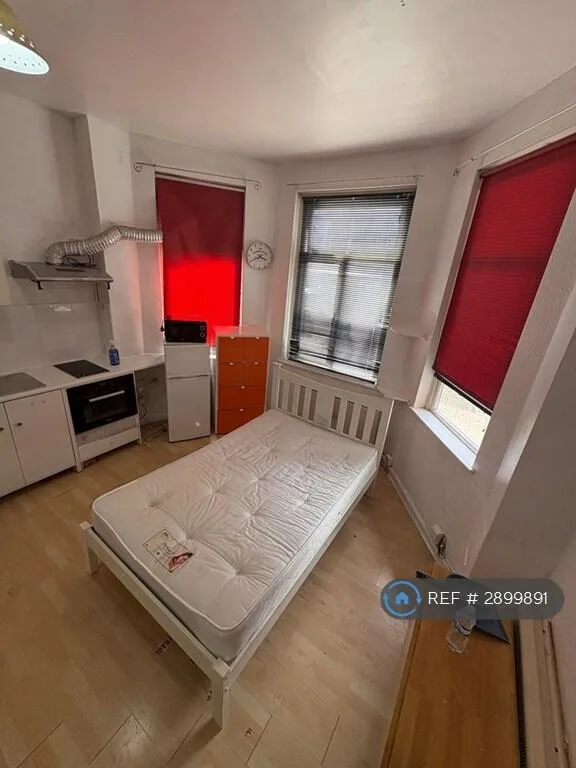 Studio flat for rent