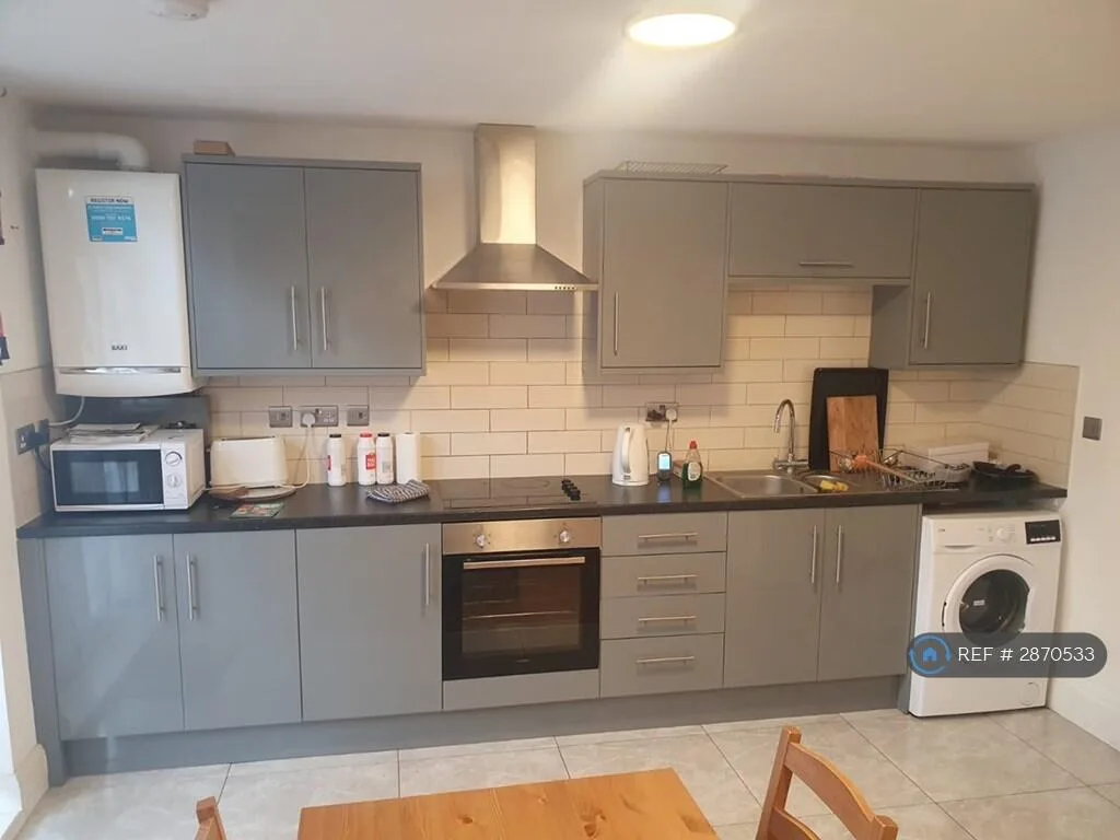 4 bedroom flat for rent