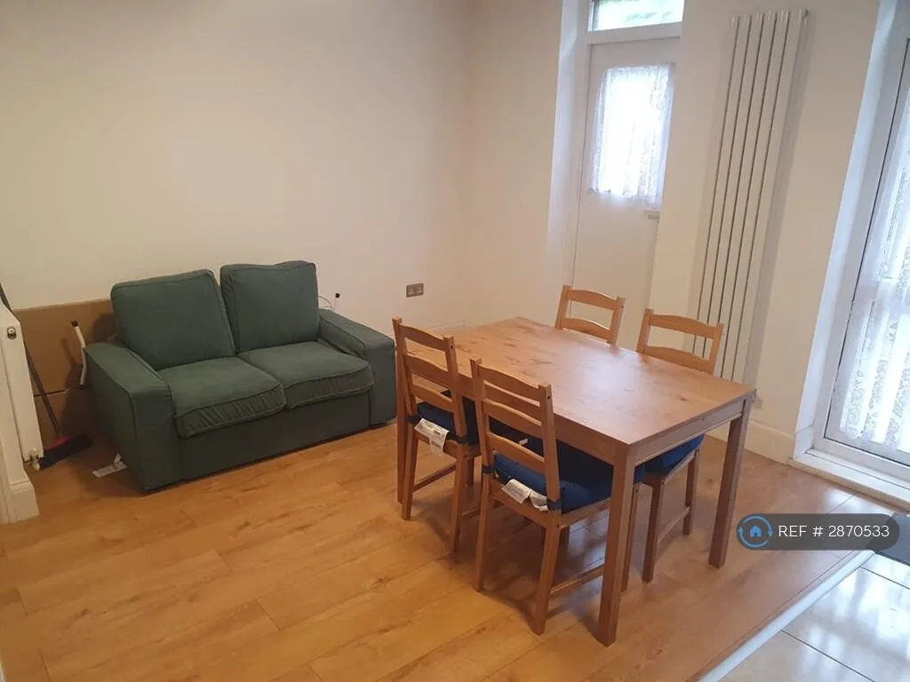 4 bedroom flat for rent