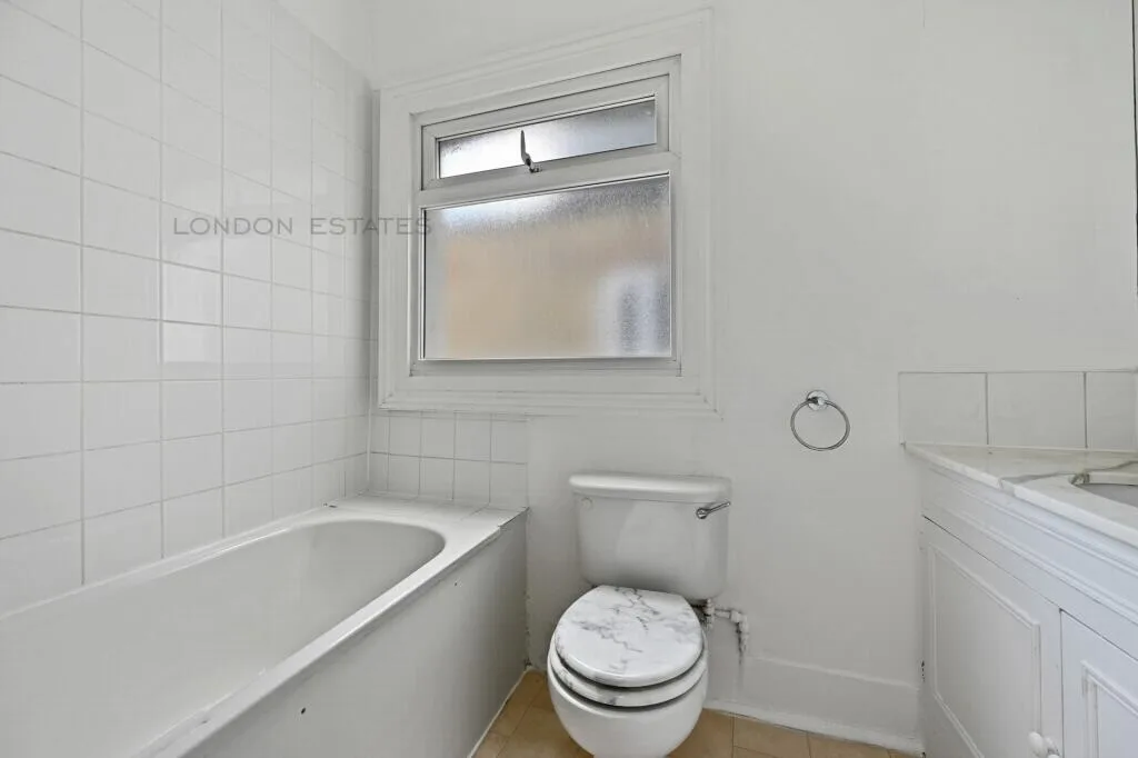 3 bedroom maisonette for rent