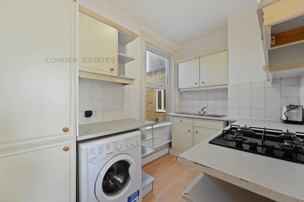 3 bedroom maisonette for rent