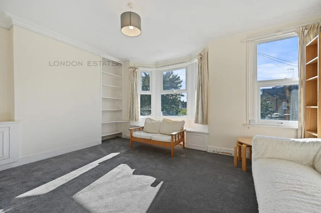 3 bedroom maisonette for rent