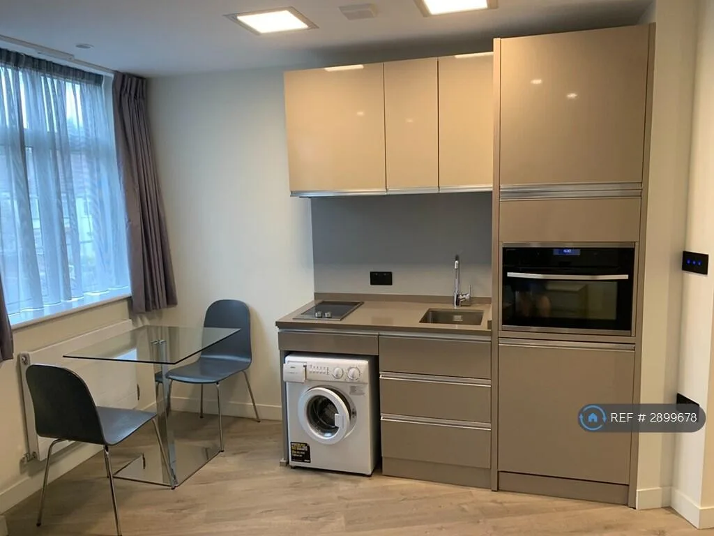 Studio flat for rent