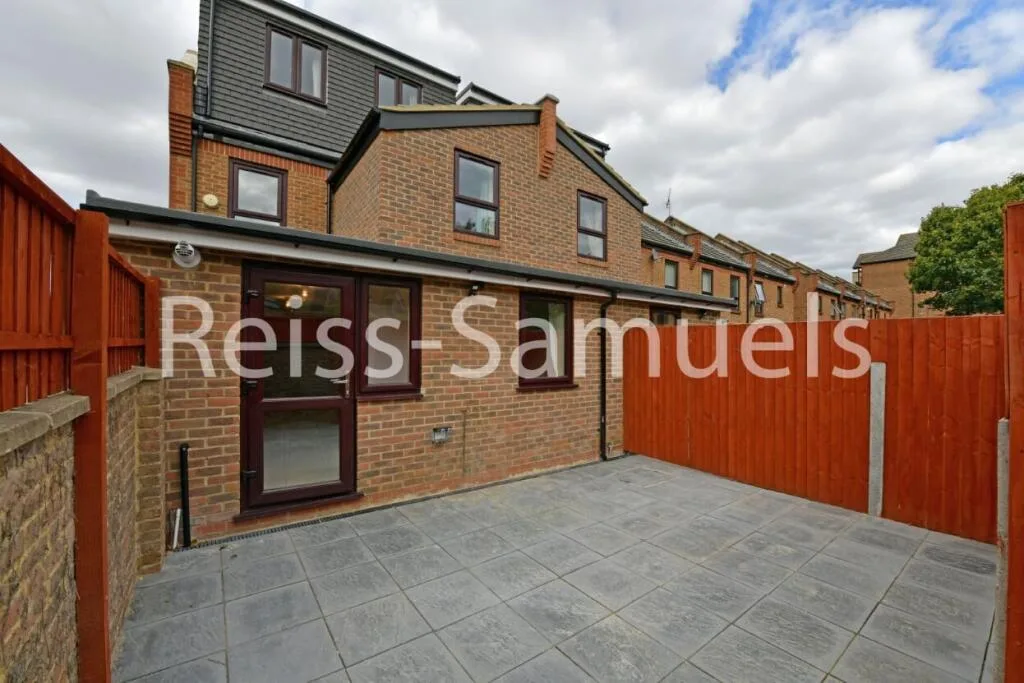 6 bedroom terraced house for rent