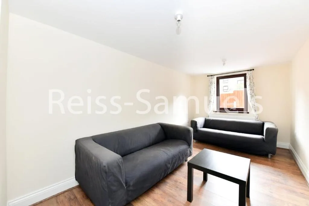 6 bedroom terraced house for rent