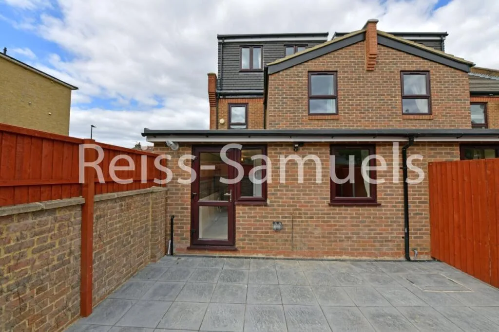 6 bedroom terraced house for rent