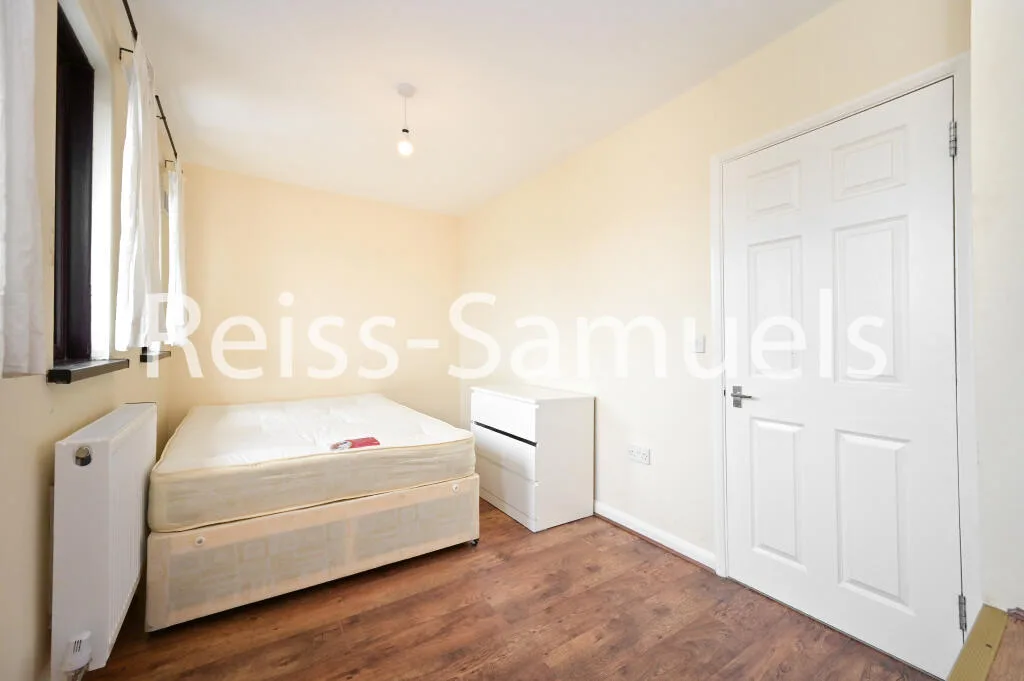 4 bedroom terraced house for rent