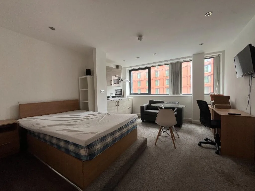 Studio flat for rent