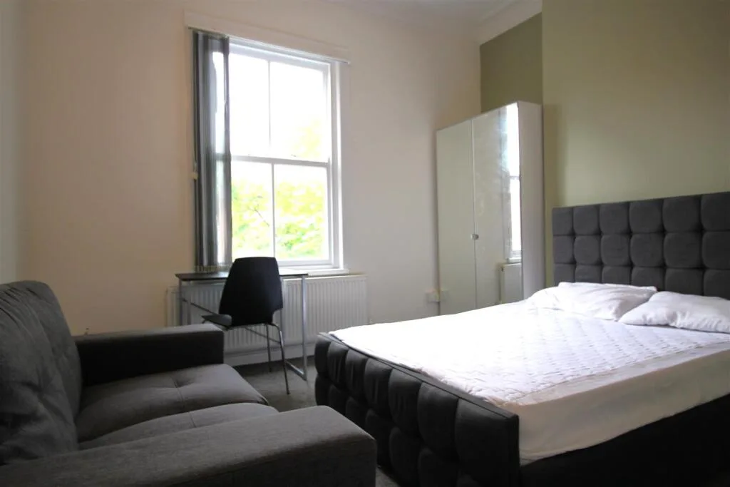 1 bedroom house share for rent