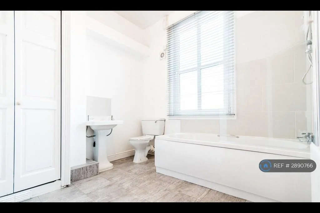 1 bedroom house share for rent