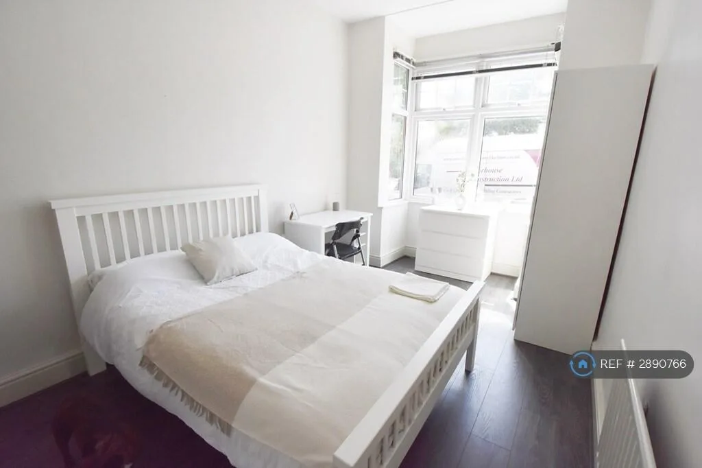 1 bedroom house share for rent