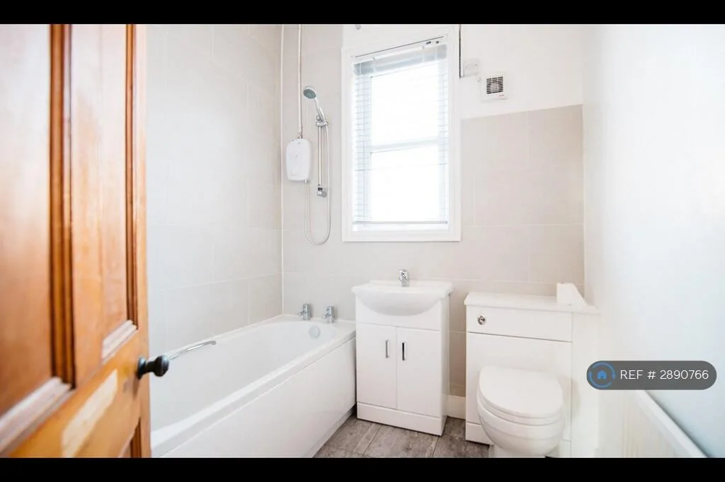 1 bedroom house share for rent