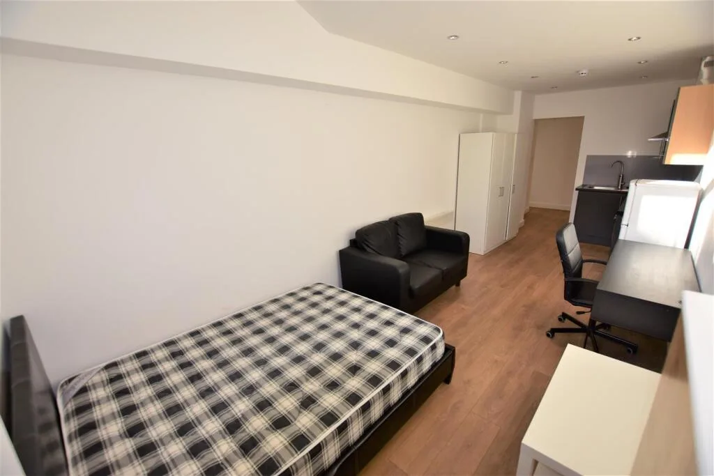 Studio flat for rent