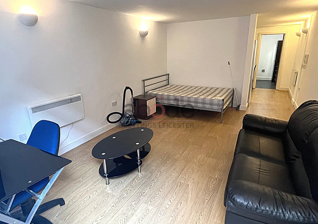 Studio flat for rent