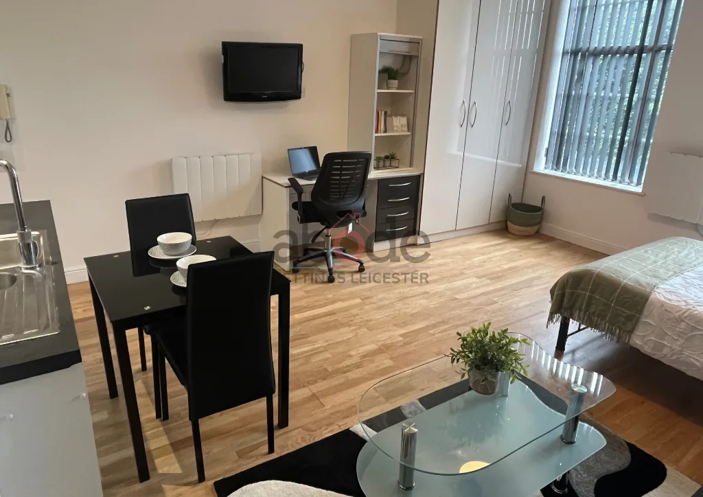 Studio flat for rent