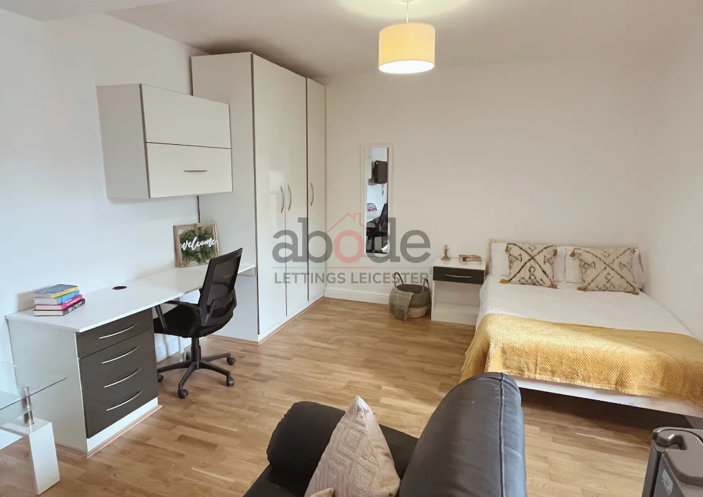 Studio flat for rent