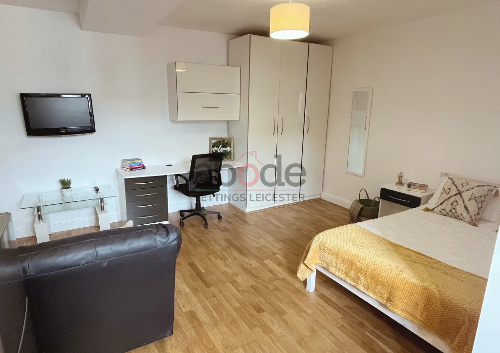 Studio flat for rent