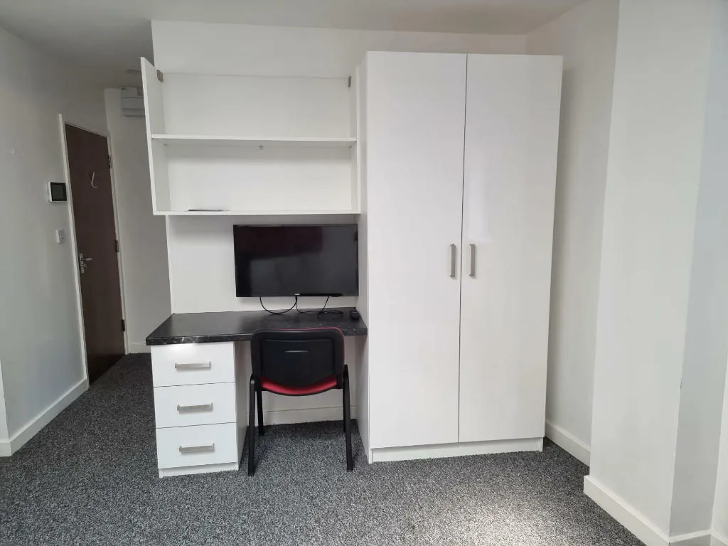 Studio flat for rent