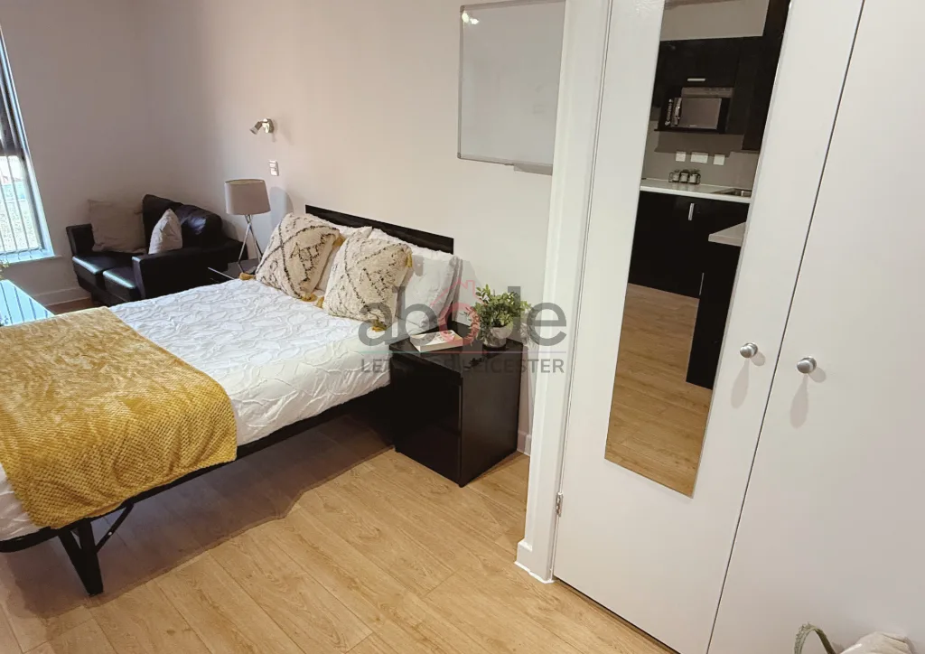 Studio flat for rent