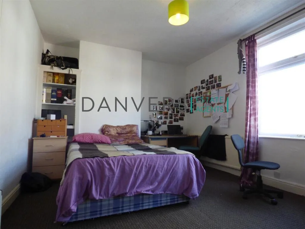4 bedroom detached house for rent
