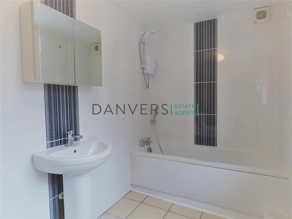 4 bedroom terraced house for rent