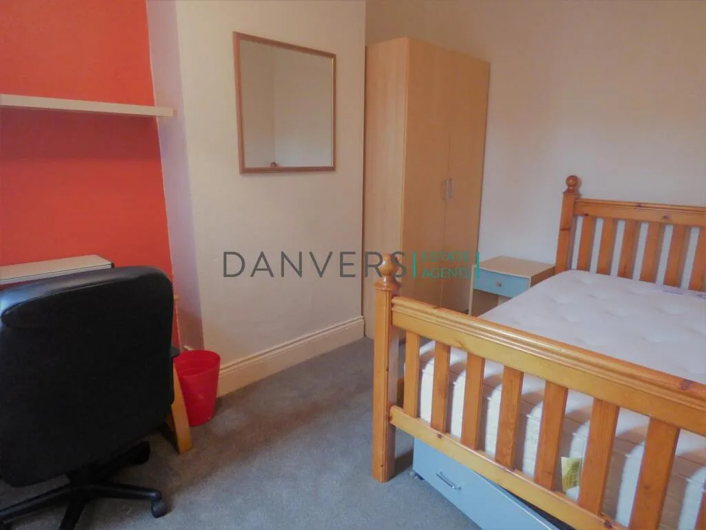 4 bedroom terraced house for rent