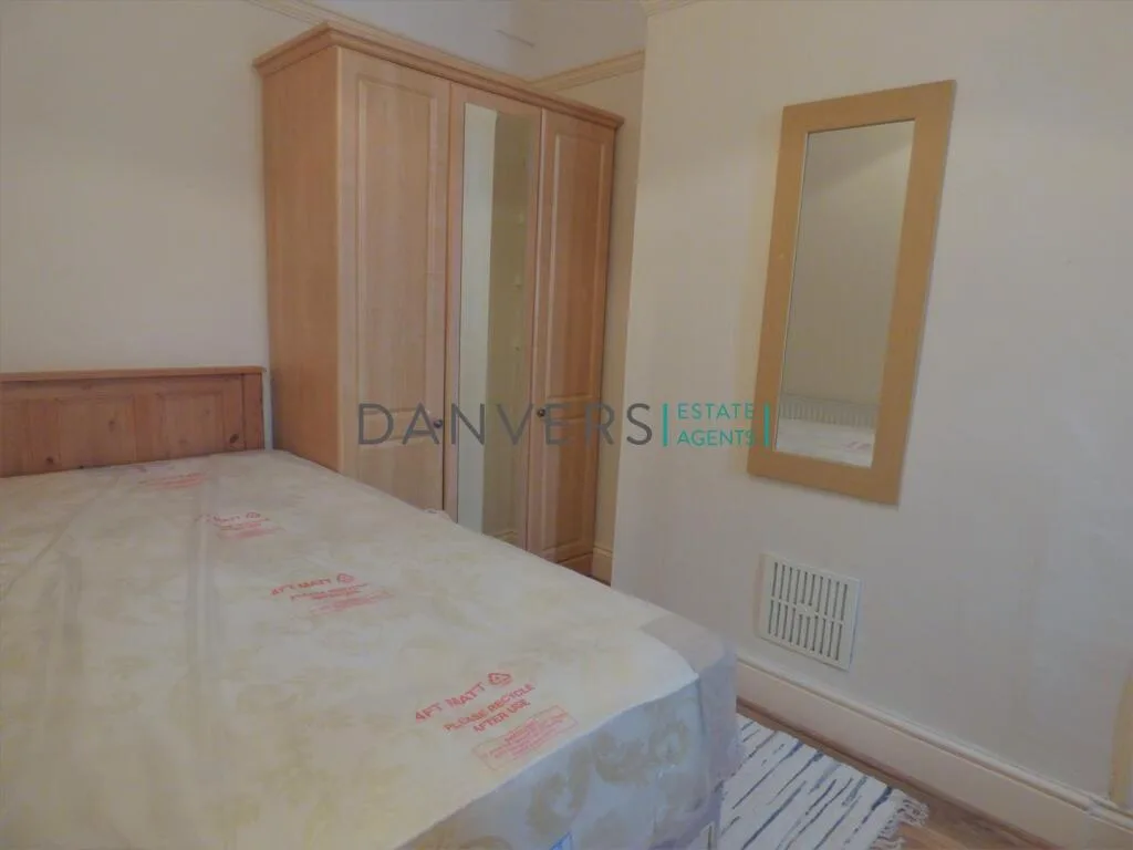 4 bedroom terraced house for rent