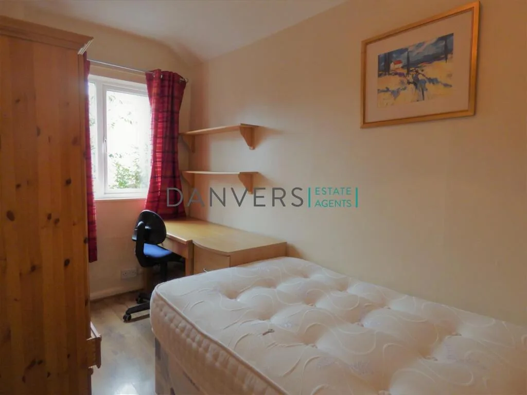 4 bedroom terraced house for rent