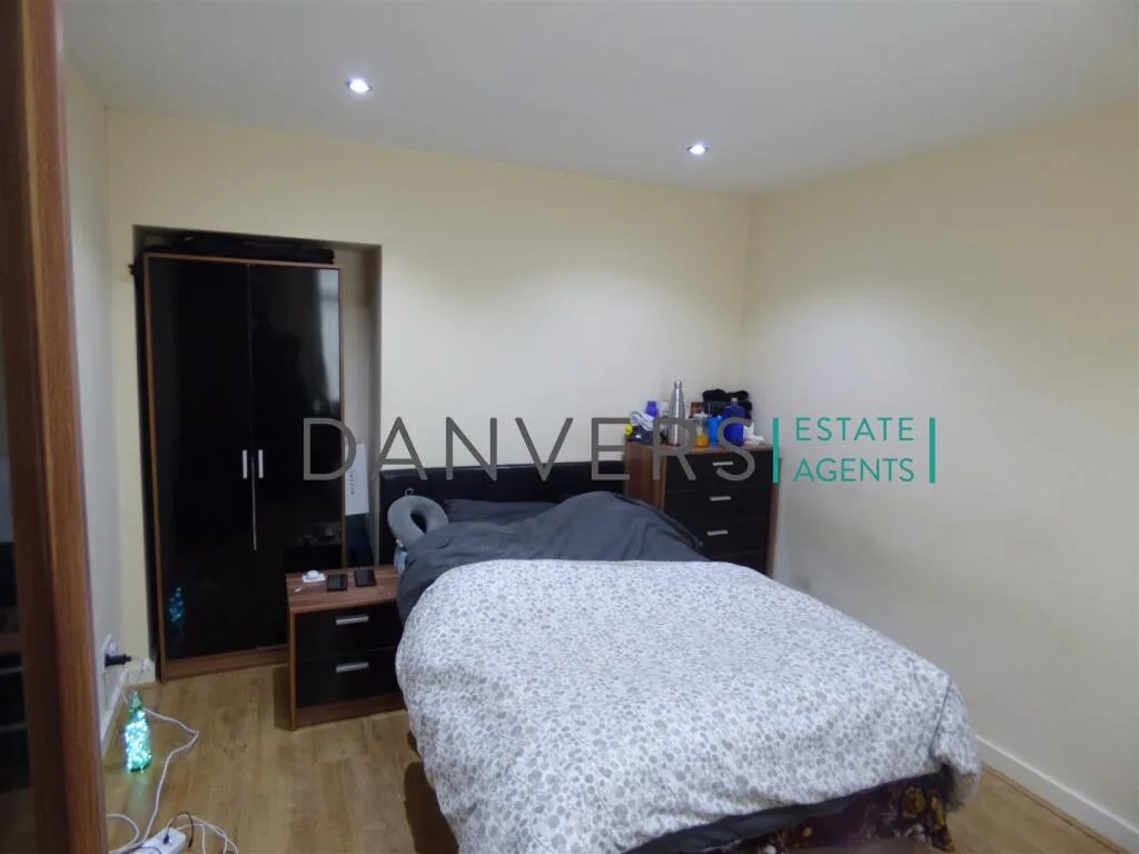 4 bedroom terraced house for rent