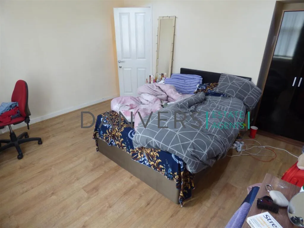 4 bedroom terraced house for rent