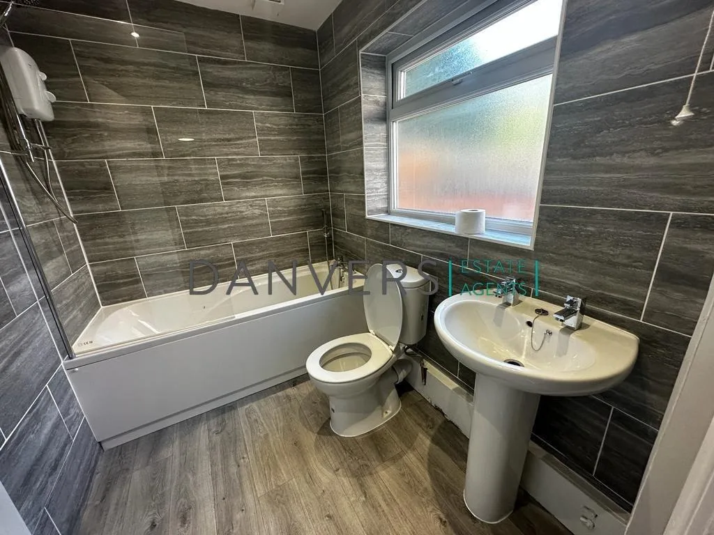 4 bedroom terraced house for rent