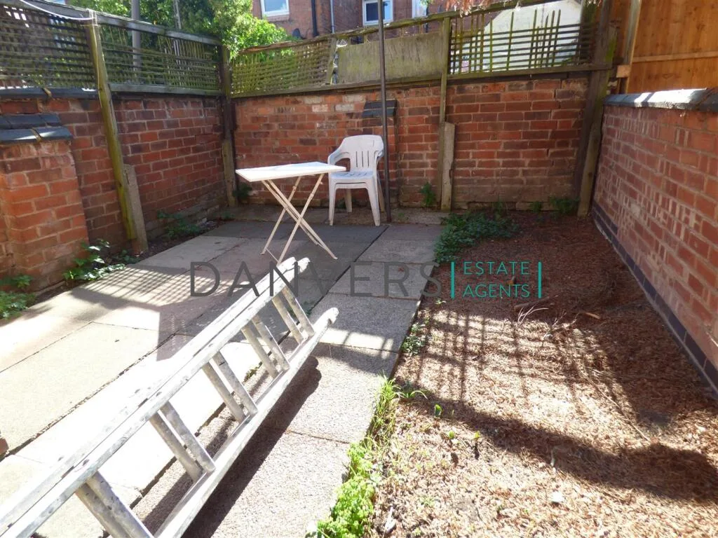 4 bedroom terraced house for rent