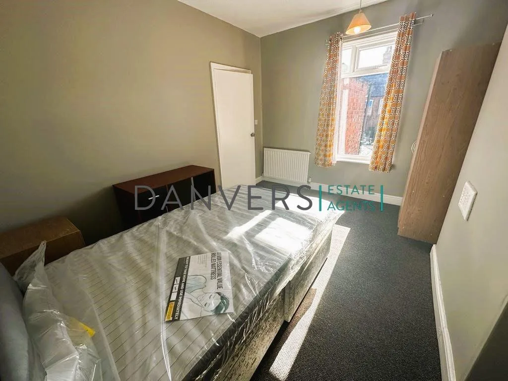4 bedroom terraced house for rent