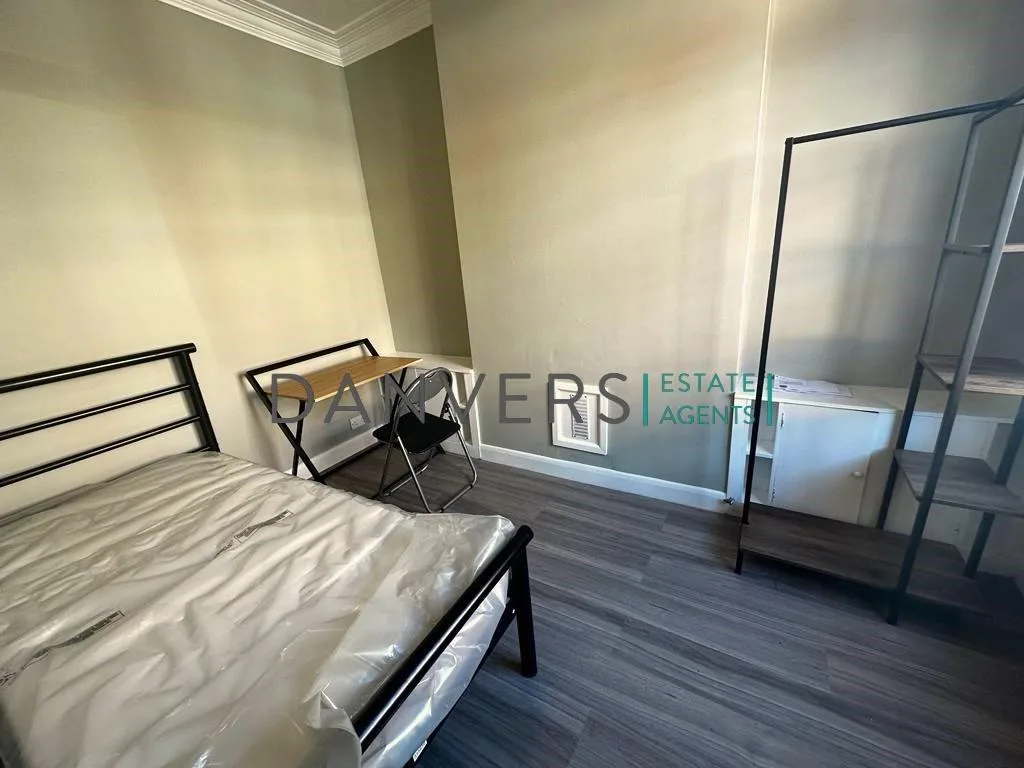 4 bedroom terraced house for rent