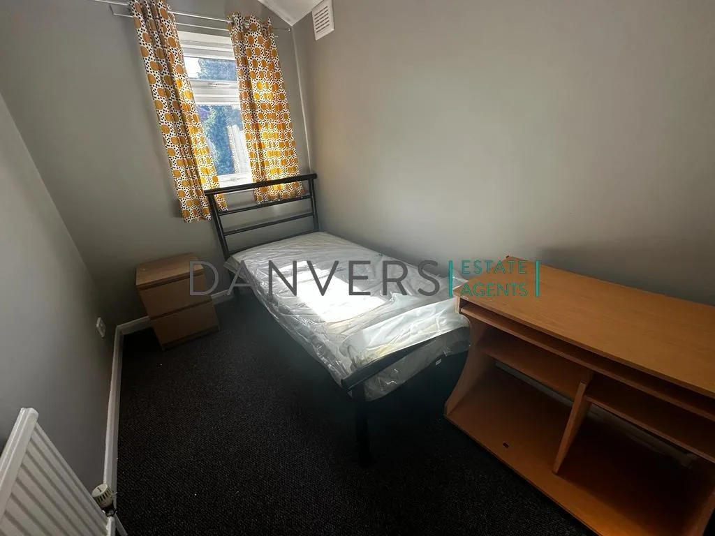 4 bedroom terraced house for rent