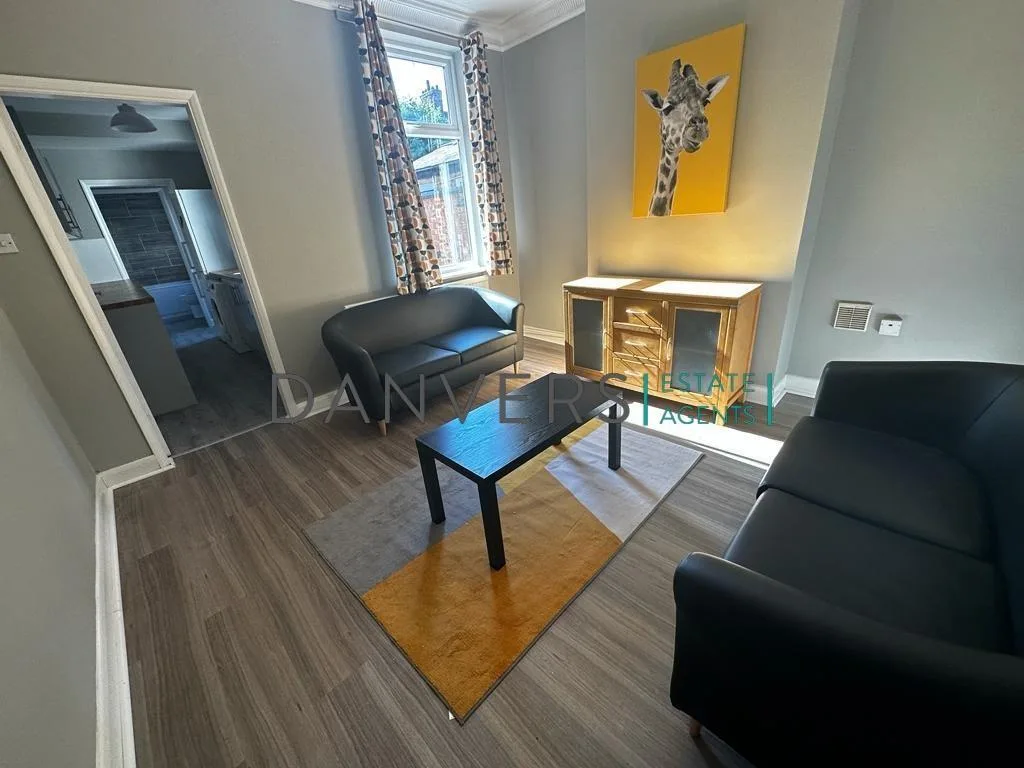 4 bedroom terraced house for rent