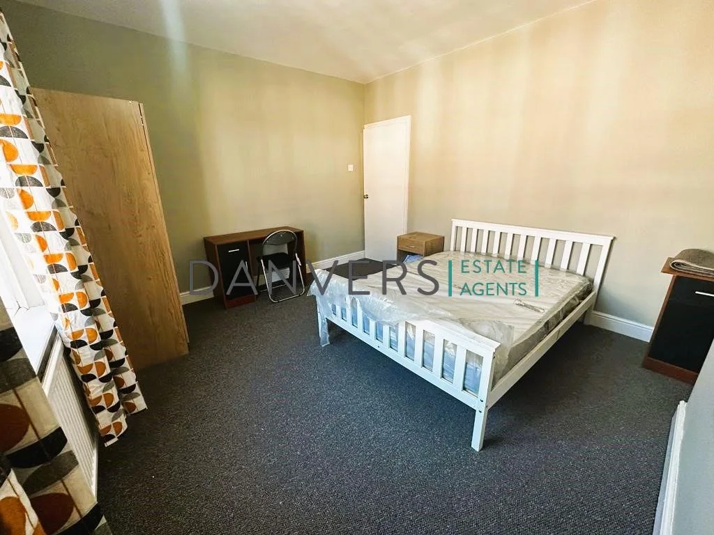4 bedroom terraced house for rent