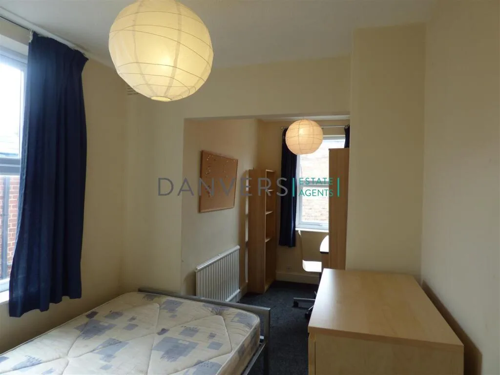 4 bedroom detached house for rent