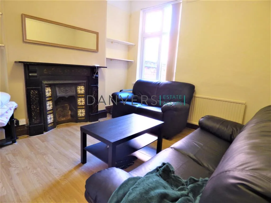 4 bedroom detached house for rent