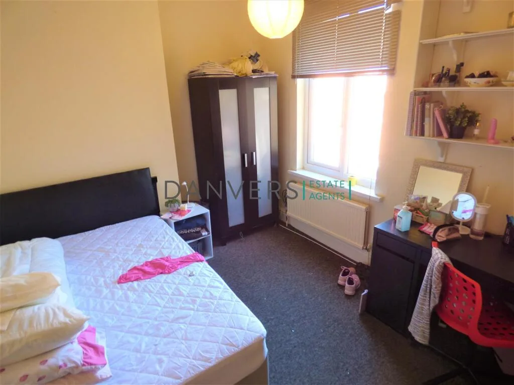 4 bedroom detached house for rent