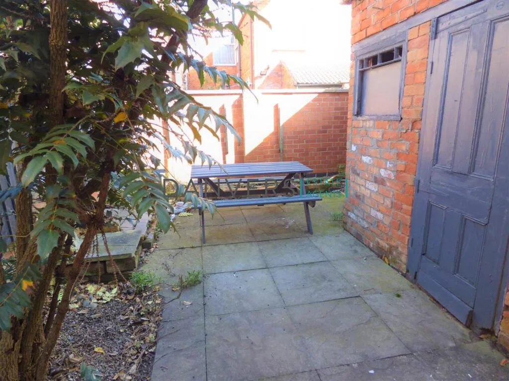 4 bedroom detached house for rent