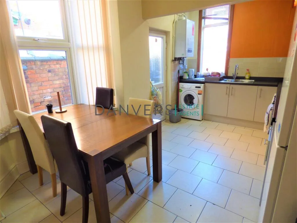 4 bedroom detached house for rent