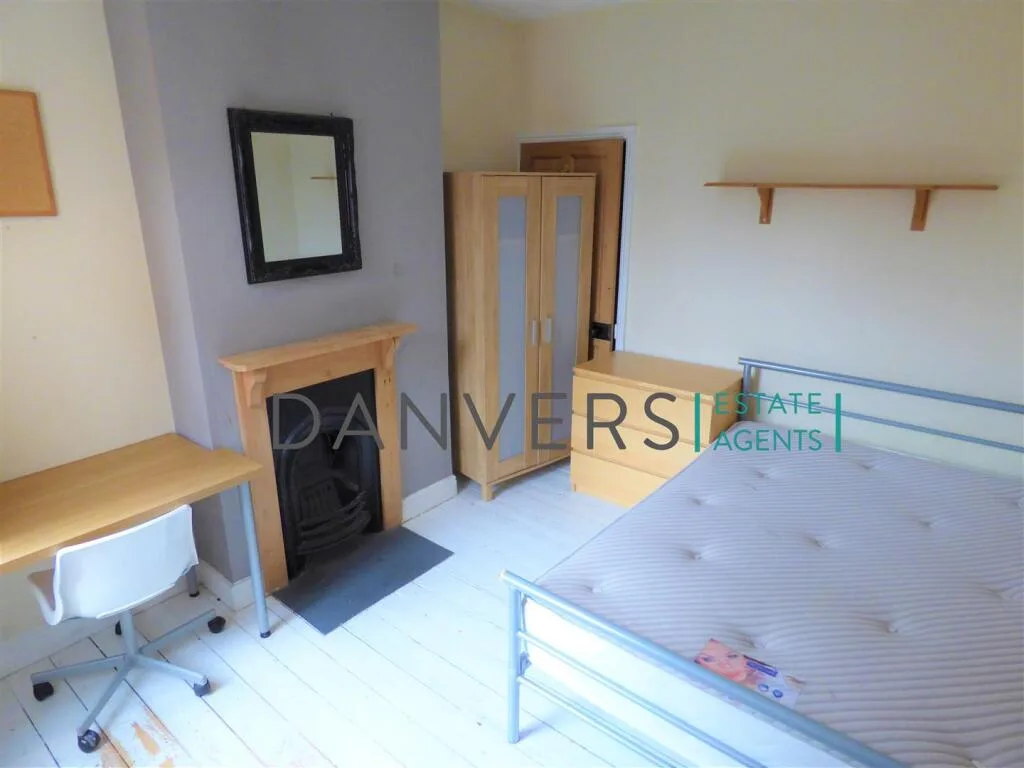 4 bedroom terraced house for rent