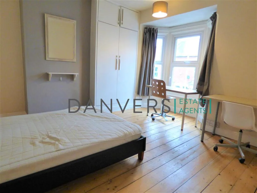 4 bedroom terraced house for rent