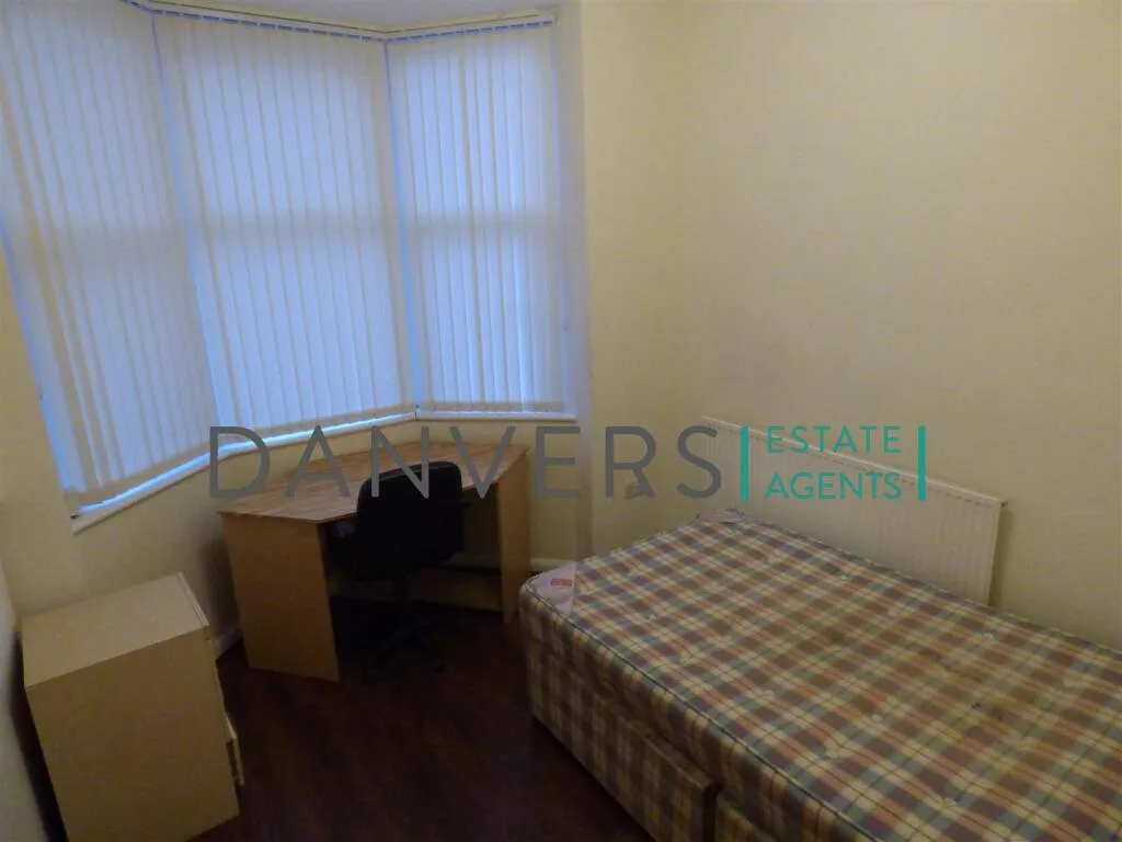 4 bedroom terraced house for rent