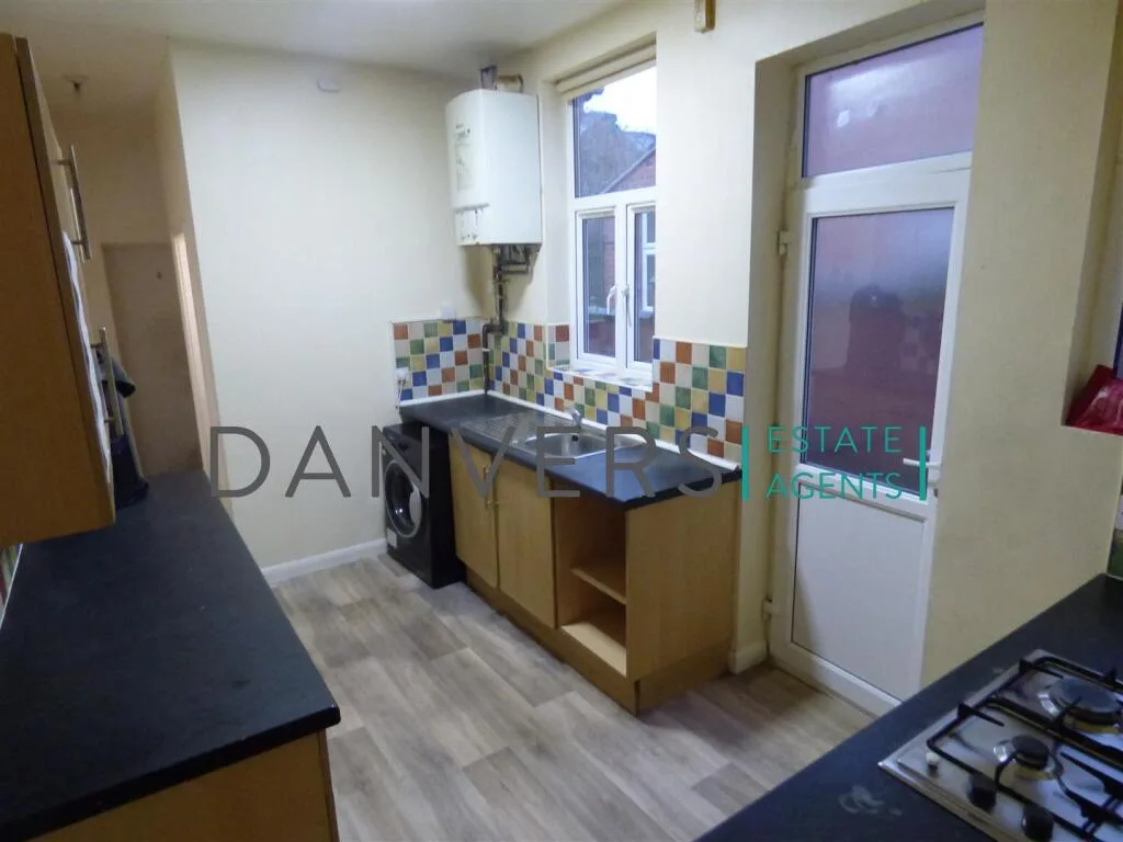 4 bedroom terraced house for rent