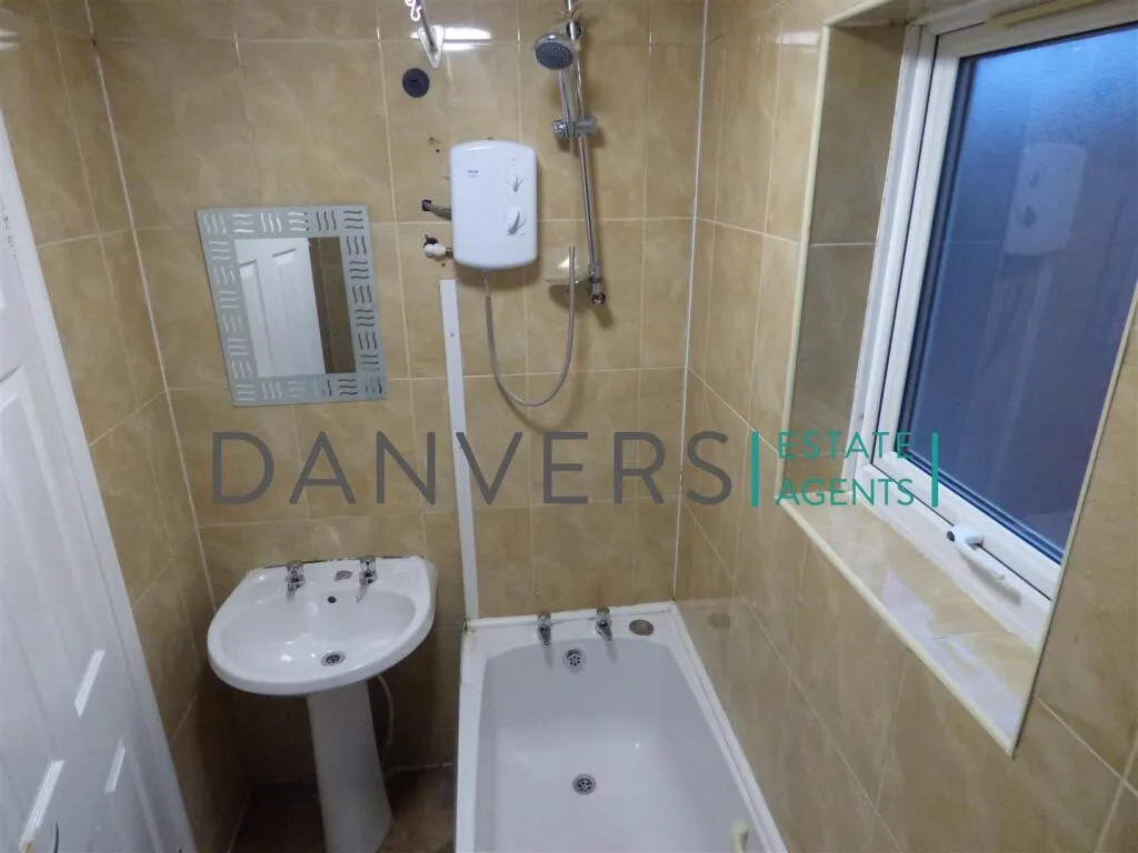 4 bedroom terraced house for rent